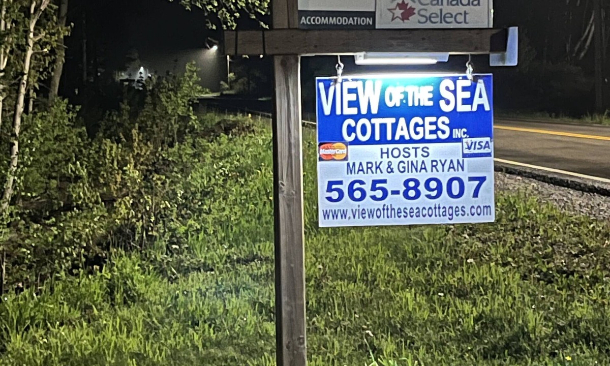 Big Bras d'Or Cottage | Your private beach is waiting for you, Bras d' Or Lake, Cape Breton