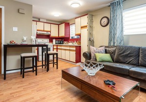 1 - CHIC DESIGNER LOVELY BEAUTIFUL COZY FLAT 1BDR