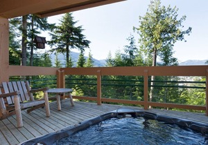 10 Min Walk to Lifts. Large Family Home w/ Hot Tub