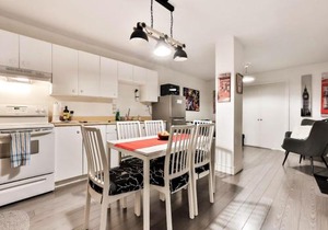 100 METERS to METRO BEAUDRY - FULL APARTMENTS - 1 minute walk to the FAMOUS ST CATHERINE STREET - Montcalm units