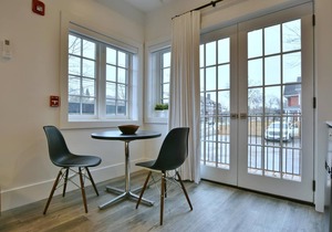 102, Deluxe Studio - Downtown Collingwood, Luxury Boutique Hotel.