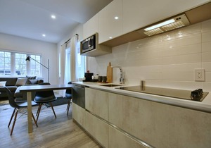 103, 1 Bedroom - Downtown Collingwood, Luxury Boutique Hotel.