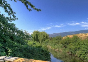 #106 Downtown Waterscapes Large Ground Level 3 Bed Suite Downtown Kelowna