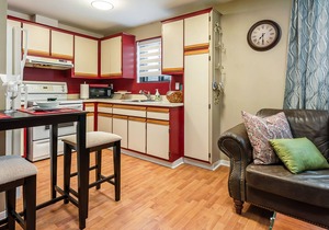 1100 - CHIC DESIGNER LOVELY BEAUTIFUL COZY FLAT 1BDR
