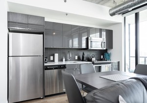 (1111)Downtown Glasshouse+Spacious 1 Bdr+Fast WiFi