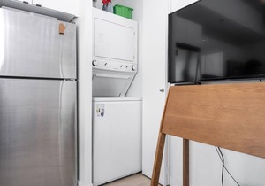 (1210)Downtown Glasshouse Gorgeous 2BR 1BATH +PARKING+Fast WiFi (311)