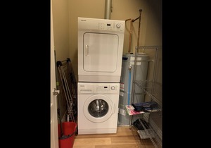 #125 Quadra - 1 Bedroom Condo in Downtown Heritage Building sleeps 2