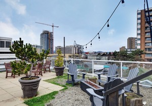 #125 Quadra - 1 Bedroom Condo in Downtown Heritage Building sleeps 2