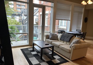 #125 Quadra - 1 Bedroom Condo in Downtown Heritage Building sleeps 2