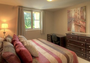 #1305 Pinnacle Pointe Condo