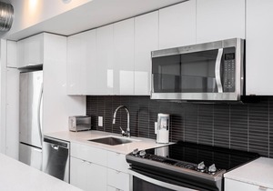 (1703)Downtown Glasshouse Sophisticated 2BR1BATH +Fast WiFi(311)