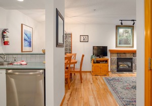 1BR | Northstar | King Bed | Village Location | Pool and Hot Tub | Secure and Free Parking