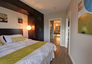 2 BDRM OCEAN/BEACH FRONT ROTATING CONDO!