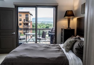 2 Bed 2 Bath Corner Unit Overlooking Pool #501