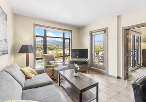 2 Bed 2 Bath Corner Unit Overlooking Pool 501