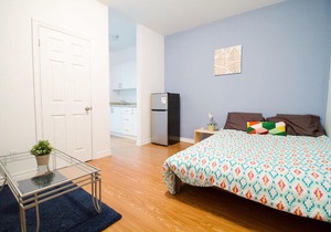 2 Bedroom apt near Kensington market unit 9
