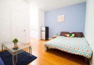2 Bedroom apt near Kensington market unit 9