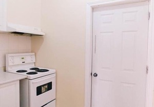 2 bedroom apt near Kensington Market unit 10