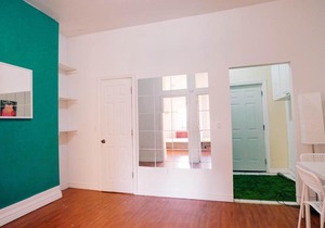 2 bedroom apt near Kensington Market unit 10