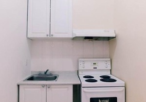 2 bedroom apt near Kensington Market unit 10
