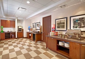 2-Star Hotel ∙ Hampton Inn by Hilton Halifax Downtown