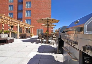 2-Star Hotel ∙ Hampton Inn by Hilton Halifax Downtown