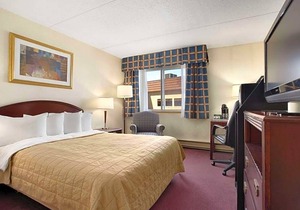 2-Star Hotel ∙ Travelodge by Wyndham Ottawa East