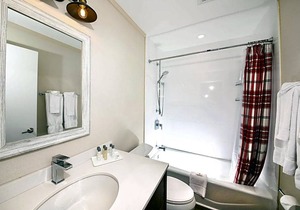 2-Star Hotel ∙ Bayview Wildwood Resort, Ascend Hotel Collection