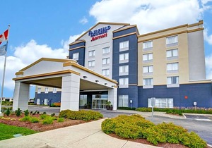 2-Star Hotel ∙ Fairfield Inn & Suites by Marriott Guelph