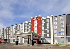 2-Star Hotel ∙ Hampton Inn & Suites - Medicine Hat