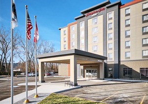 2-Star Hotel ∙ Hampton Inn by Hilton Sarnia/Point Edward