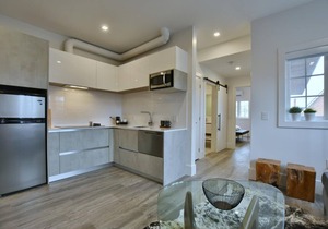 205, 1 Bedroom - Downtown Collingwood, Luxury Boutique Hotel.