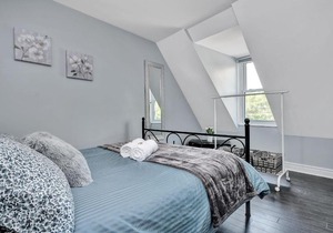 2BR Apartment w Rooftop Terrace access & Netflix