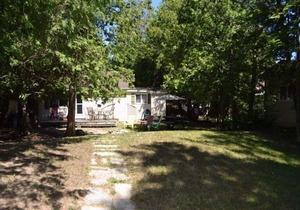 3 Bedroom cottage in the Heart of Sauble Beach