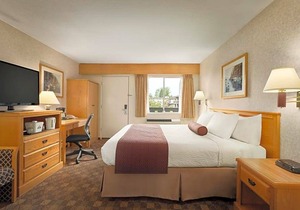 3-Star Hotel ∙ Days Inn by Wyndham Victoria Uptown