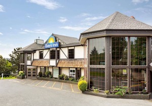 3-Star Hotel ∙ Days Inn by Wyndham Victoria Uptown