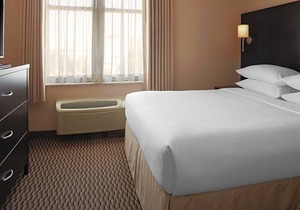 3-Star Hotel ∙ Delta Hotels by Marriott Guelph Conference Centre