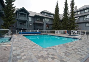 30% Summer discount Pool closure, Newly renovated Family Condo at Base of Blackcomb!