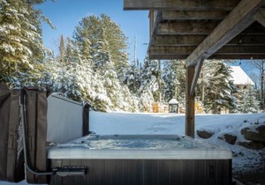 4-Bedroom Chalet Fraternite in Lac-Superieur Tremblant