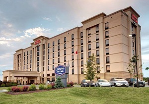 4-Star Hotel ∙ Hampton Inn & Suites by Hilton Dartmouth - Halifax