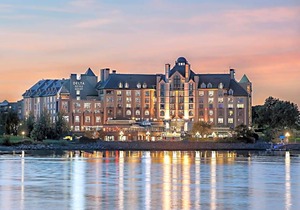 4-Star Hotel ∙ Delta Victoria Ocean Pointe