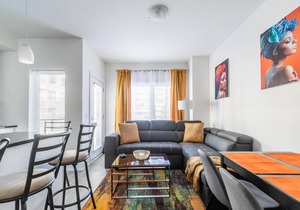 4BR 3BA Townhouse on Lake Ontario. Free parking. Gym (4)