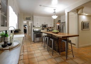 5 BEDROOM HOUSE |3 BATHROOM | DINING AREA | FULL KITCHEN | UP TO 12 GUESTS