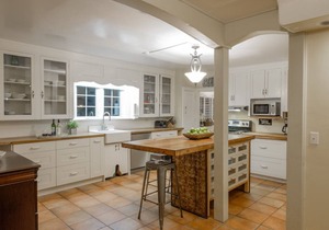 5 BEDROOM HOUSE |3 BATHROOM | DINING AREA | FULL KITCHEN | UP TO 12 GUESTS
