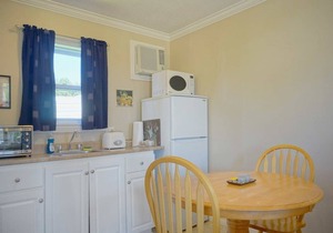 (6) Private Double Suite at Green Acres Summerside