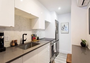 6768 - 104 · Palms Little Italy Studio with full bathroom by Denstays