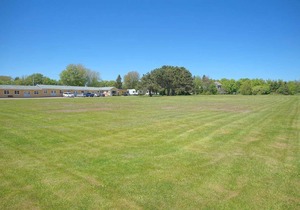 (7) Private Double Suite at Green Acres Summerside