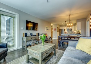 Acer Vacations | Clean Luxury 2 Bedroom Ski-In/Out Condo | W/D | A/C | Wifi | Pool | Greystone Lodge
