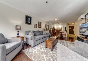 Acer Vacations | Large 2 Bedroom | Ski-in/Out | Hot Tub | Pool | W/D | Wifi | Greystone Lodge