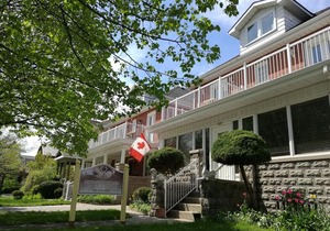 Ambassador B&B Guest Home by Elevate Rooms